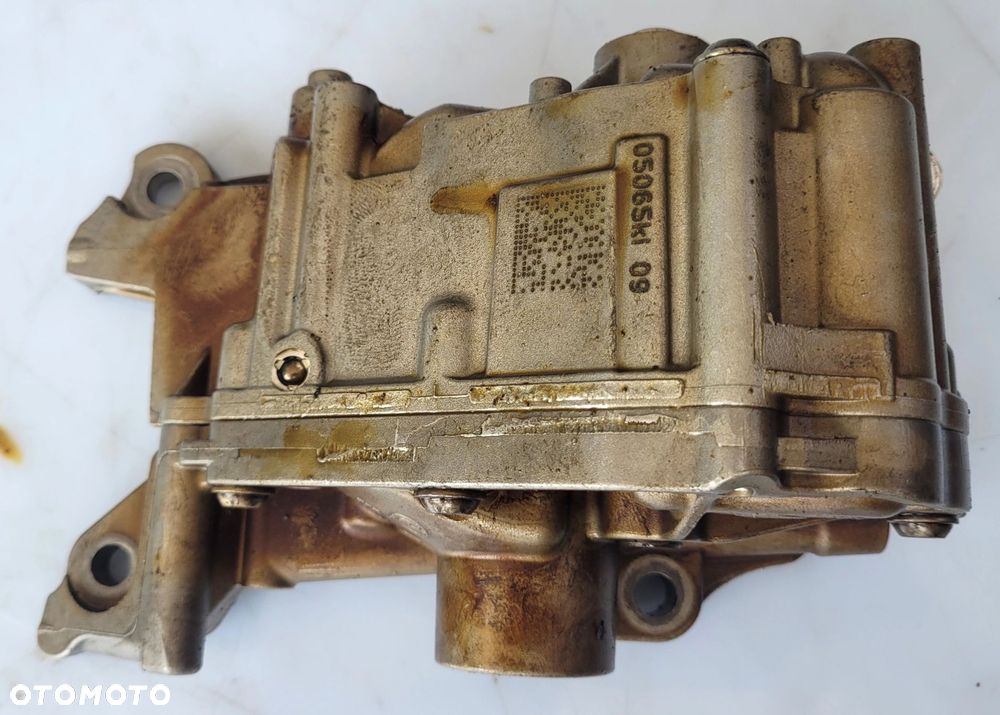 POMPA OLEJU BMW E89 E90 E92 F01 F02 F10 F11 F25 N52B30 3.0B 7573748 - 1