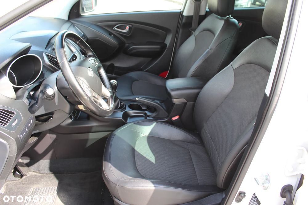 Hyundai ix35 1.6 2WD Fifa World Cup Edition - 16