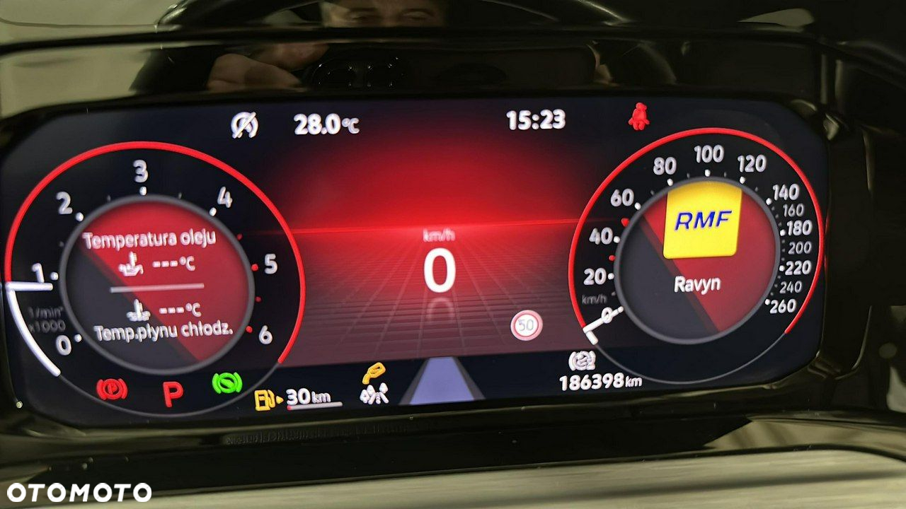 Volkswagen Golf - 22