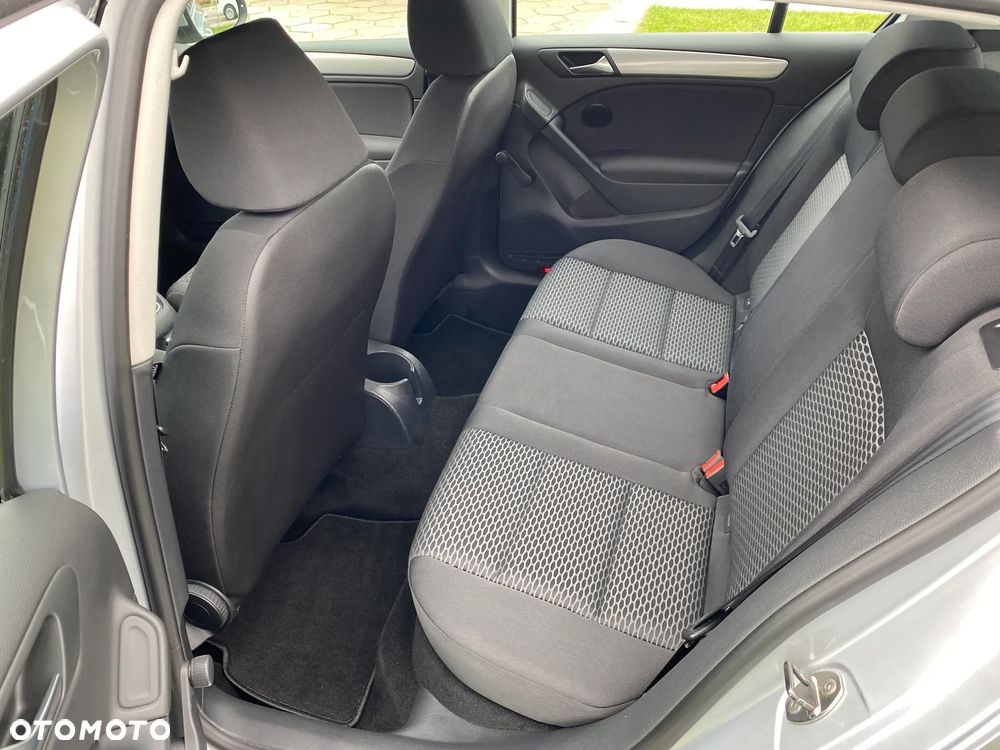 Volkswagen Golf 1.6 Team - 12