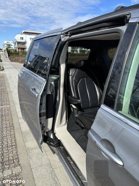 Chrysler Pacifica - 14