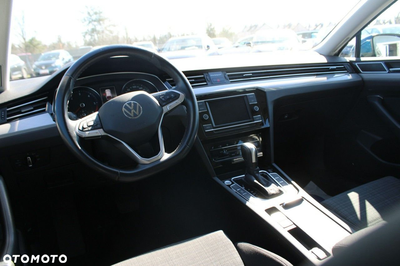 Volkswagen Passat - 28