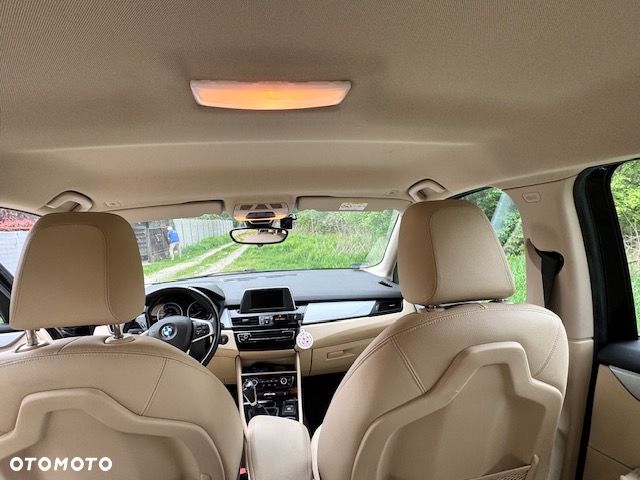 BMW Seria 2 218d - 9