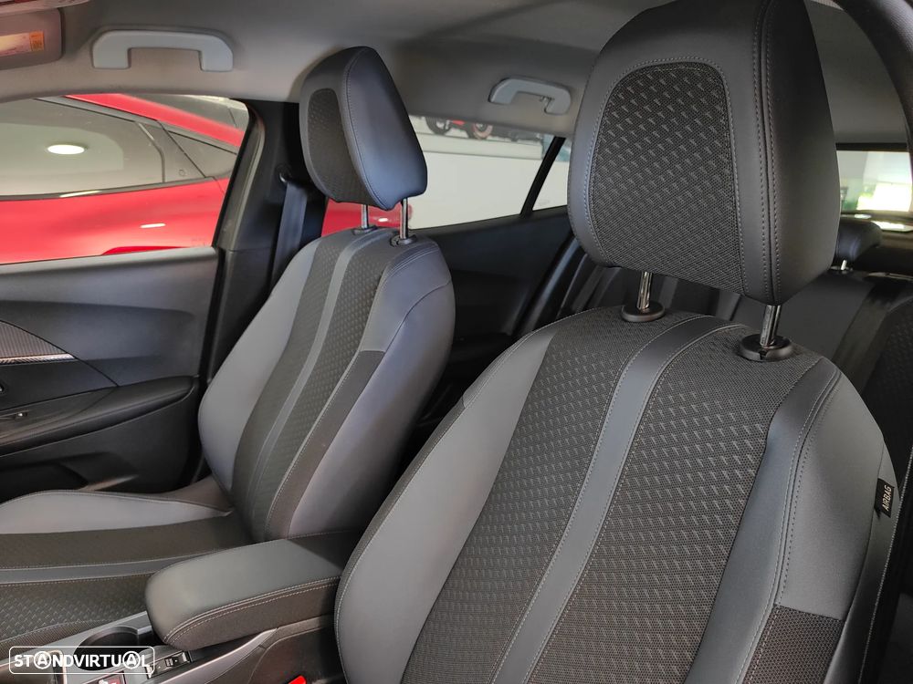 Peugeot 2008 1.2 PureTech Allure - 30