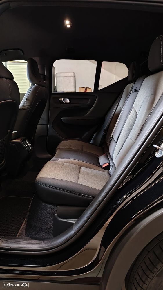 Volvo XC 40 2.0 B3 Black Edition - 8