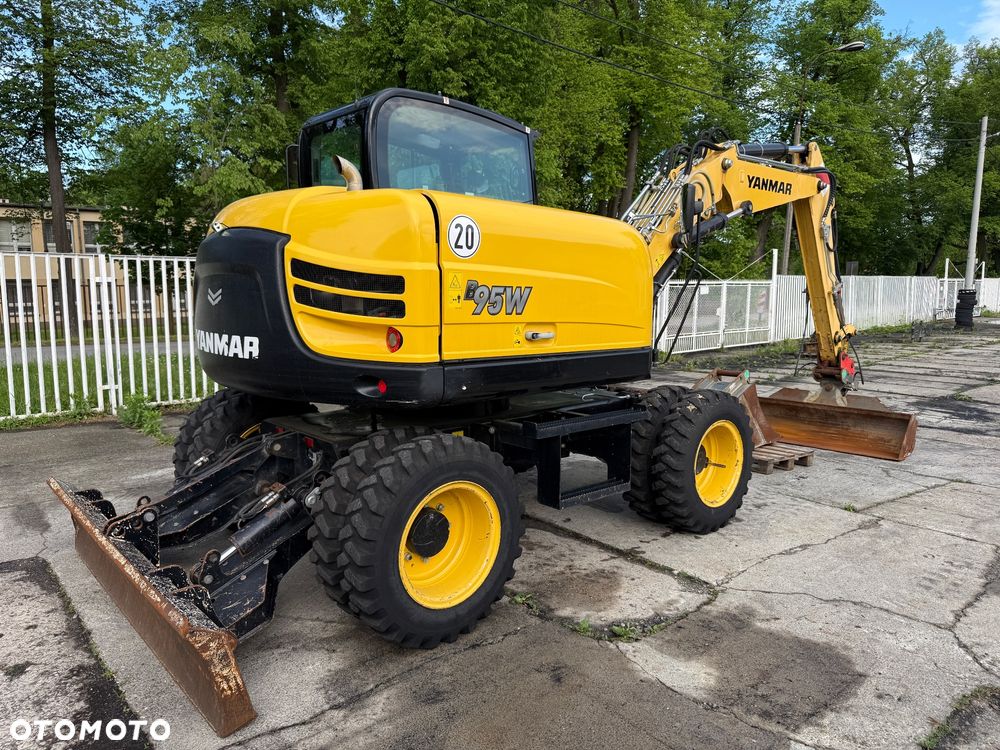 Yanmar Koparka kołowa B95W - 3