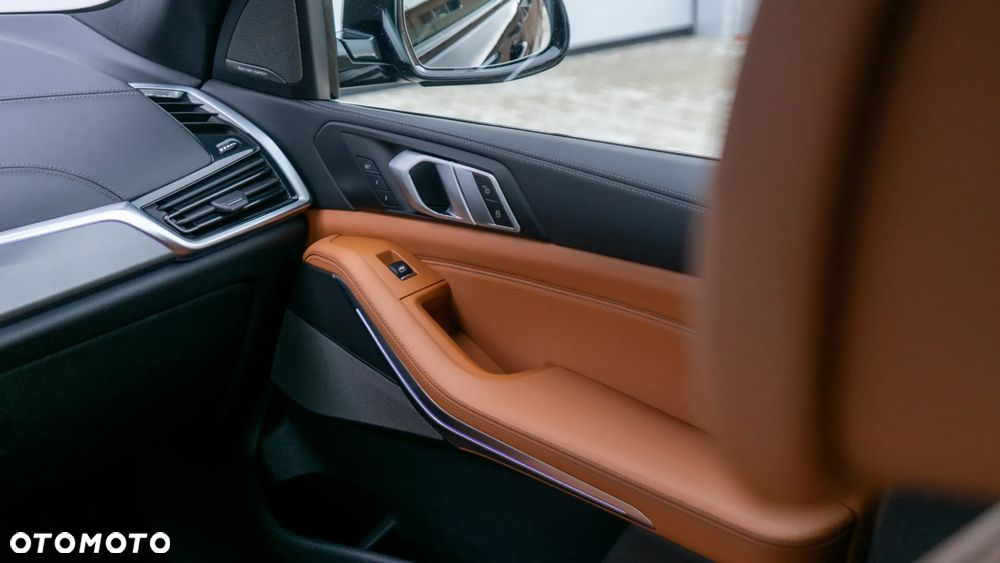BMW X5 M M50d - 13