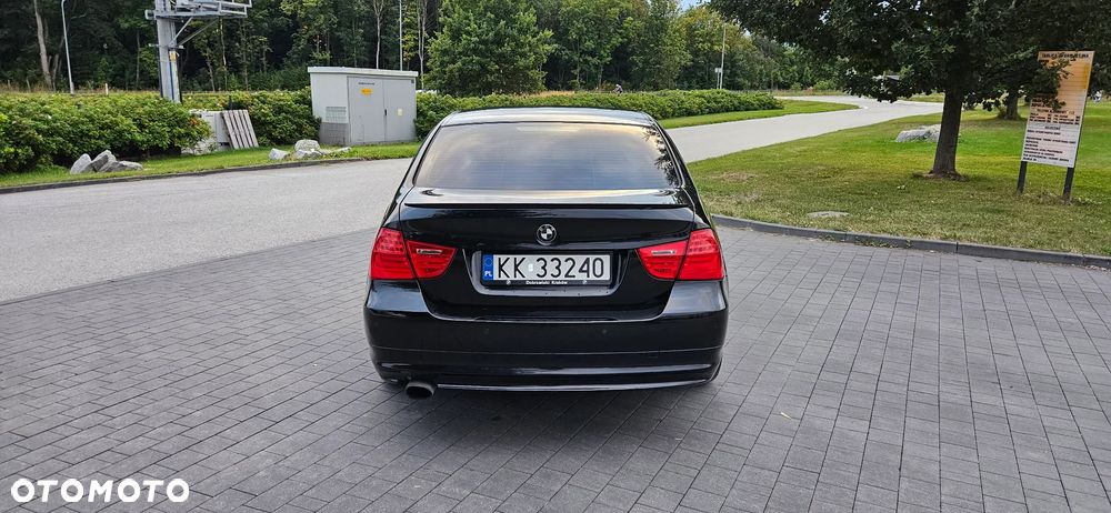 BMW Seria 3 320i - 6