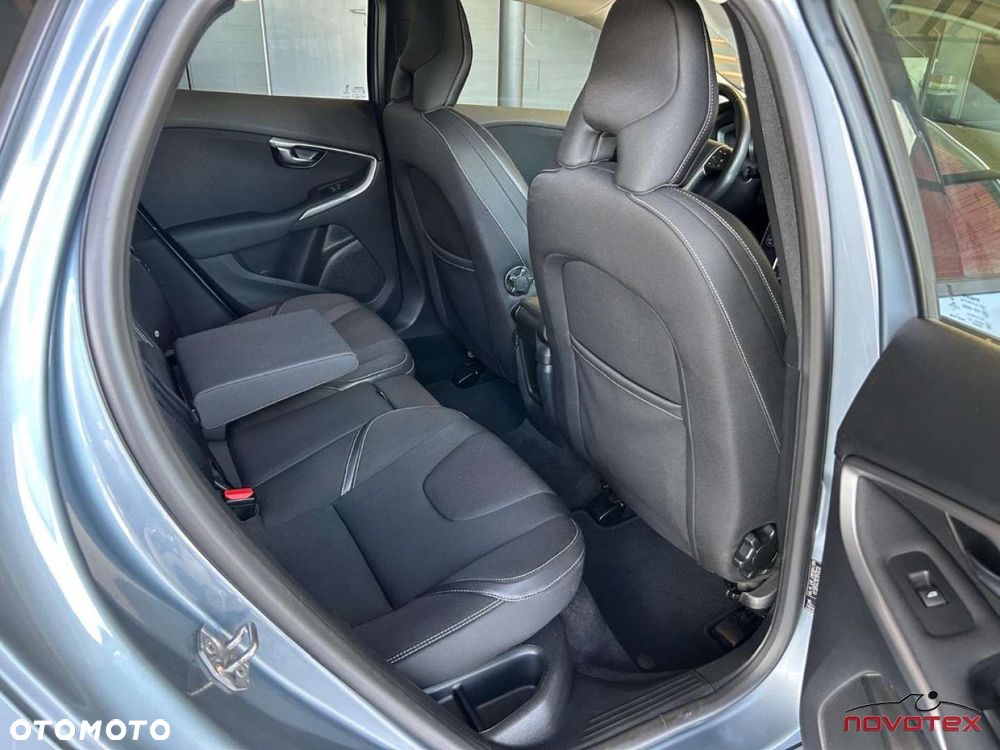 Volvo V40 D2 Drive-E Momentum - 21