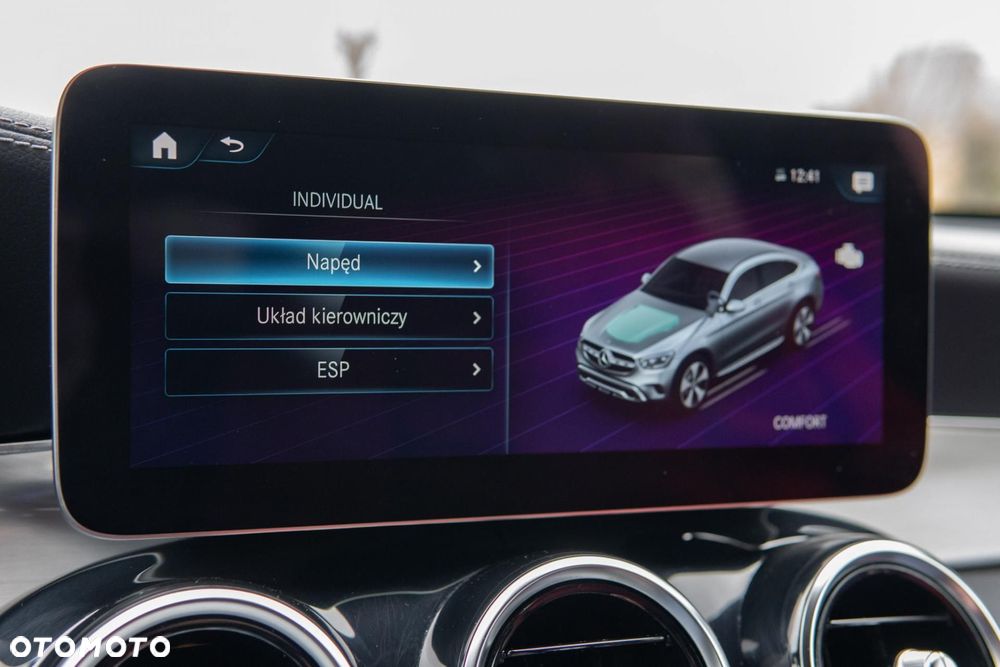 Mercedes-Benz GLC 300 4Matic 9G-TRONIC AMG Line - 26