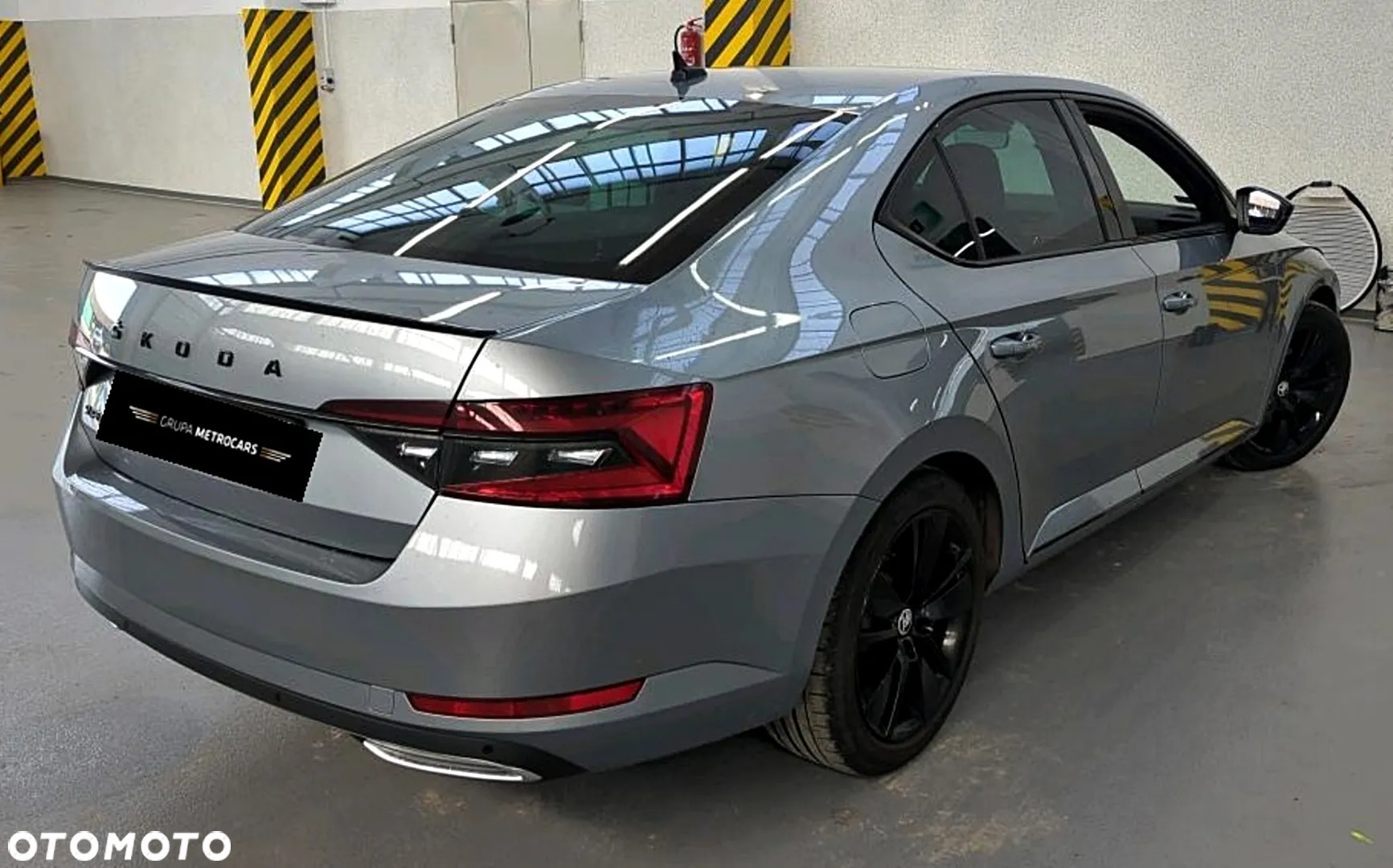 Skoda Superb 2.0 TDI SCR Sportline DSG - 6