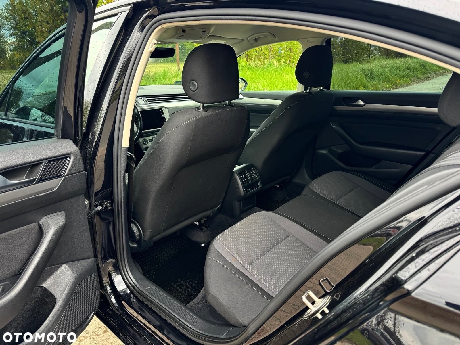 Volkswagen Passat 2.0 TDI SCR Comfortline - 9