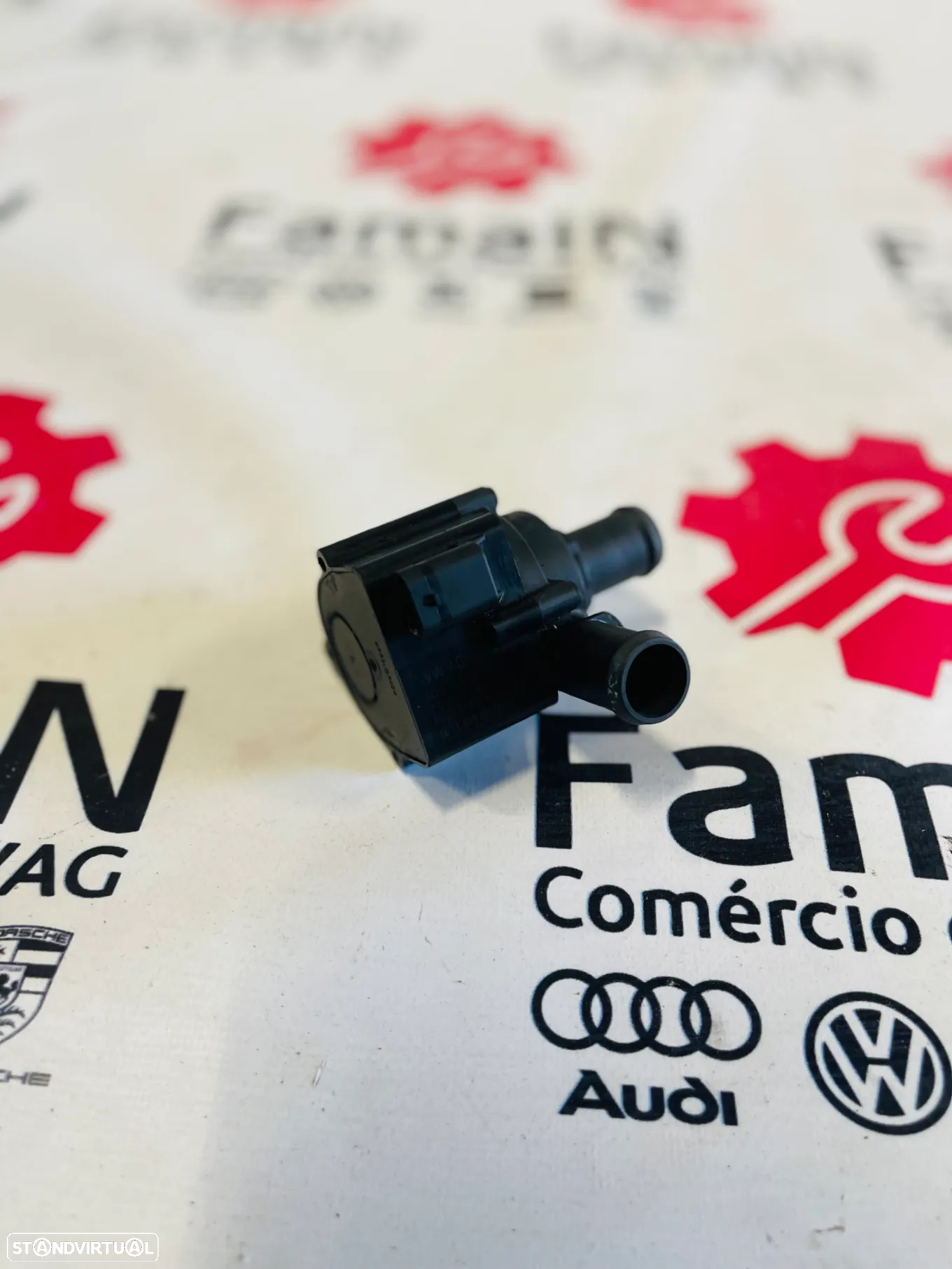 BOMBA DE AGUA AUXILIAR VOLKSWAGEN GOLF VII  - 5Q0965567 - 2