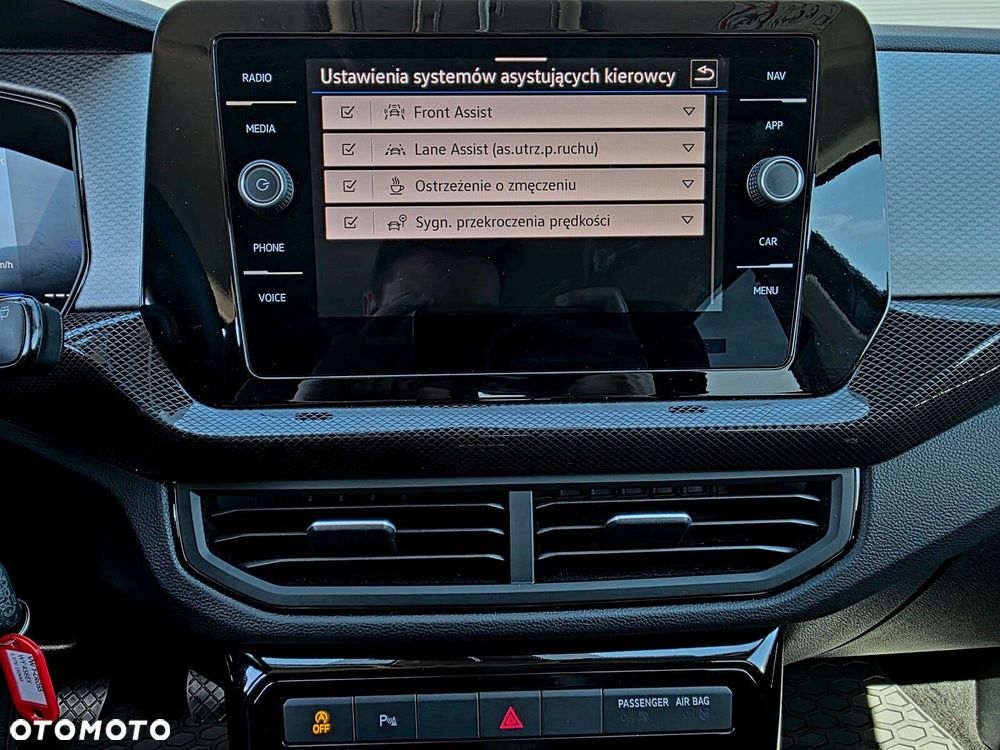 Volkswagen T-Cross - 17
