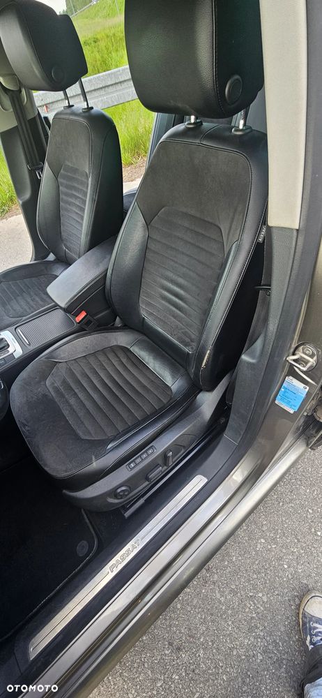 Volkswagen Passat 2.0 TDI 4Mot Highline DSG - 28