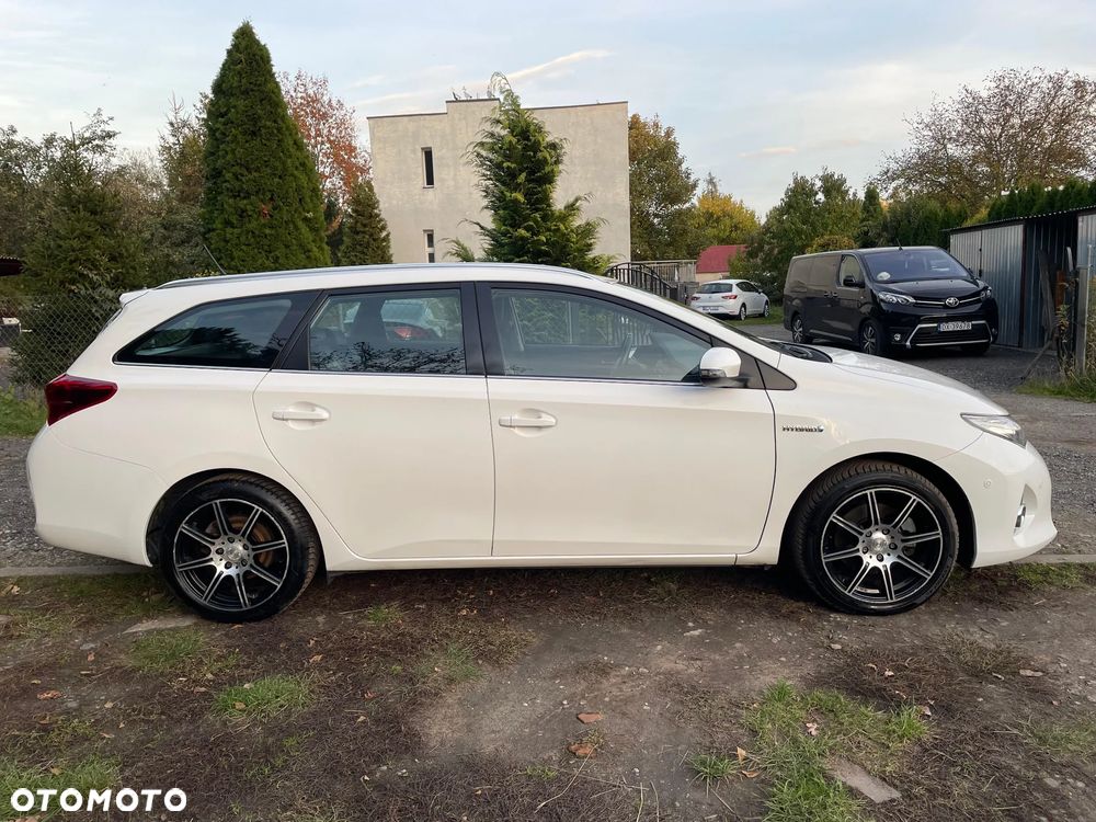 Toyota Auris 1.8 HSD Prestige NAVI - 2