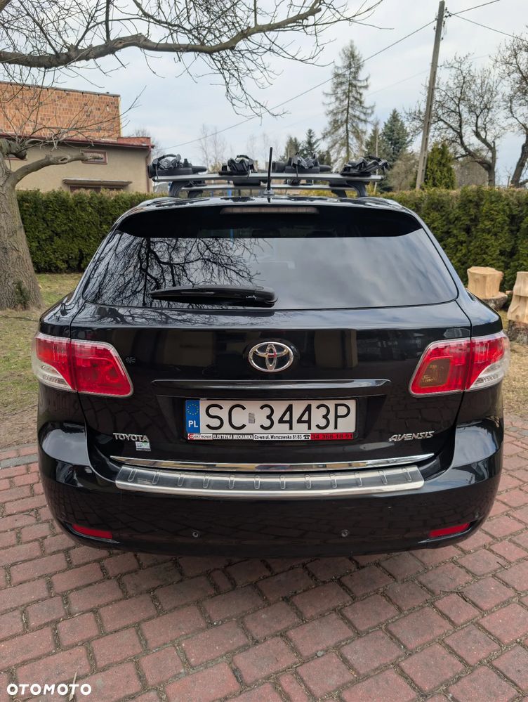 Toyota Avensis - 8