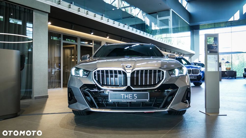 BMW Seria 5 550e xDrive PHEV M Sport - 3