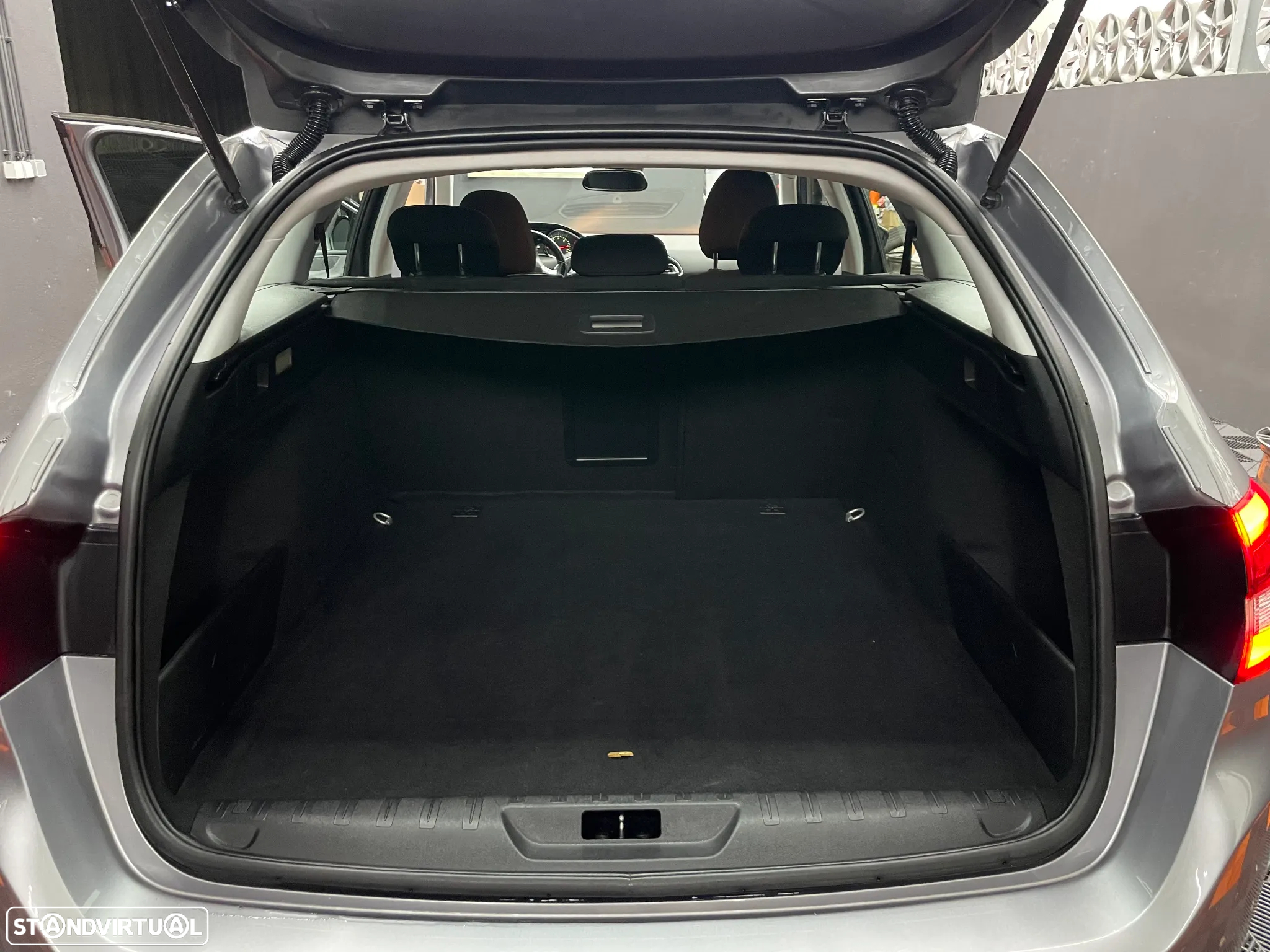 Peugeot 308 SW 1.6 BlueHDi Style - 25
