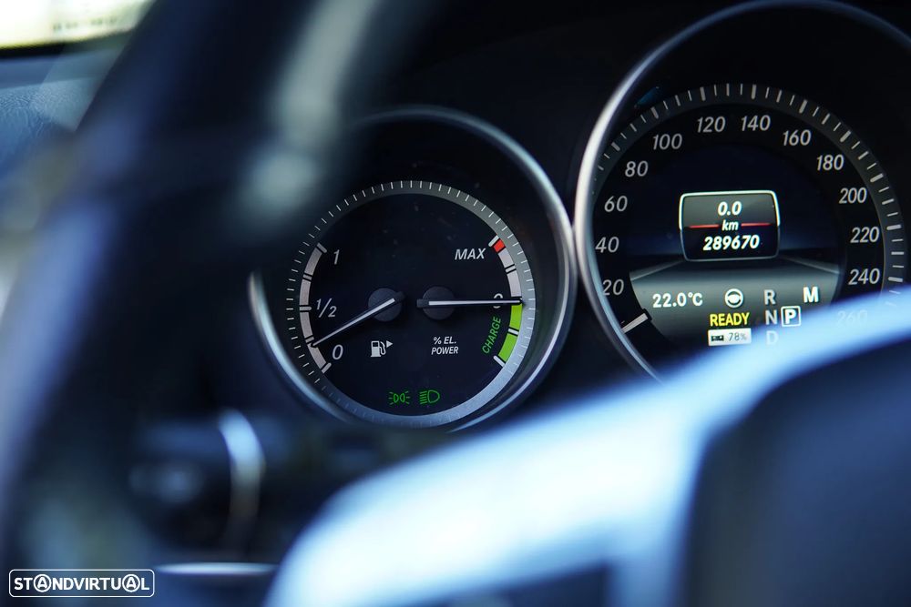 Mercedes-Benz E 300 Bluetec Hybrid Avantgarde - 43