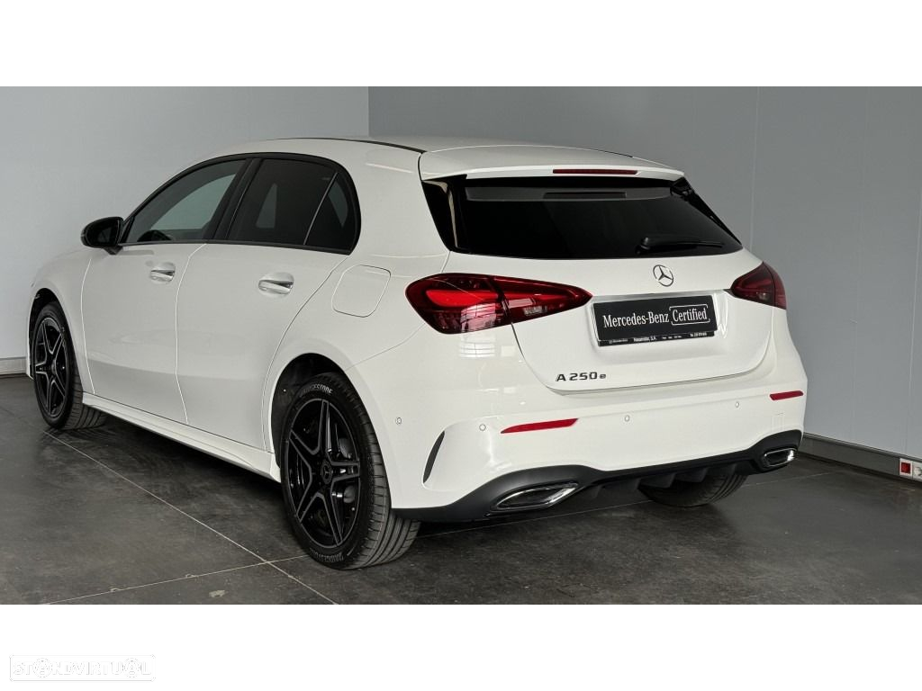 Mercedes-Benz A 250 e AMG Line - 2