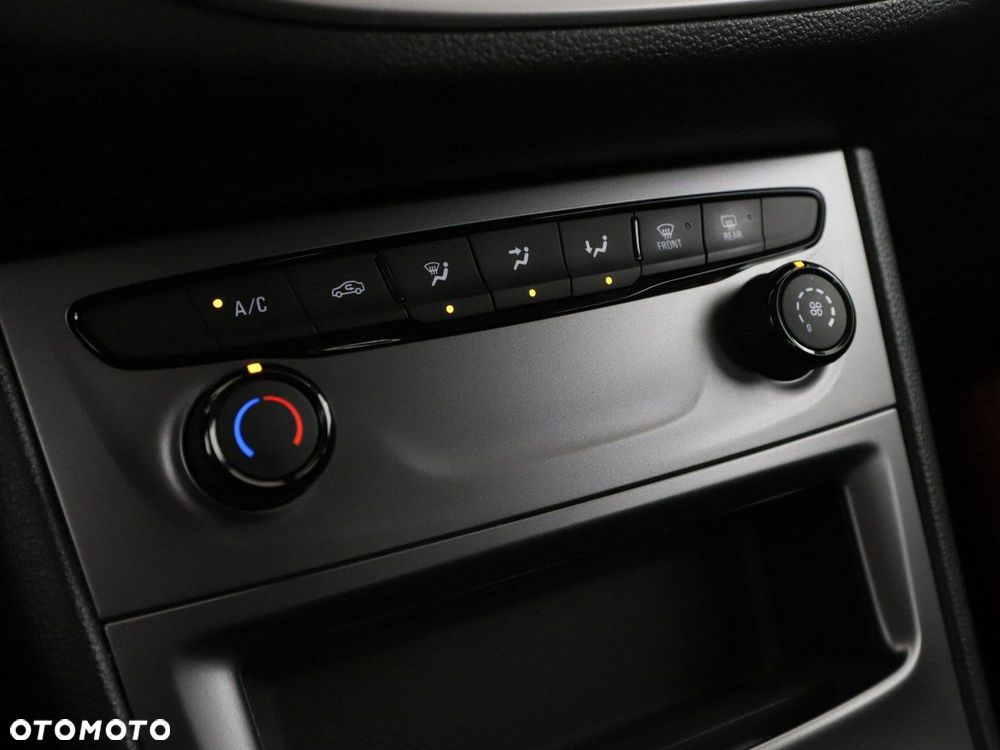 Opel Astra 1.4 Turbo Business - 27