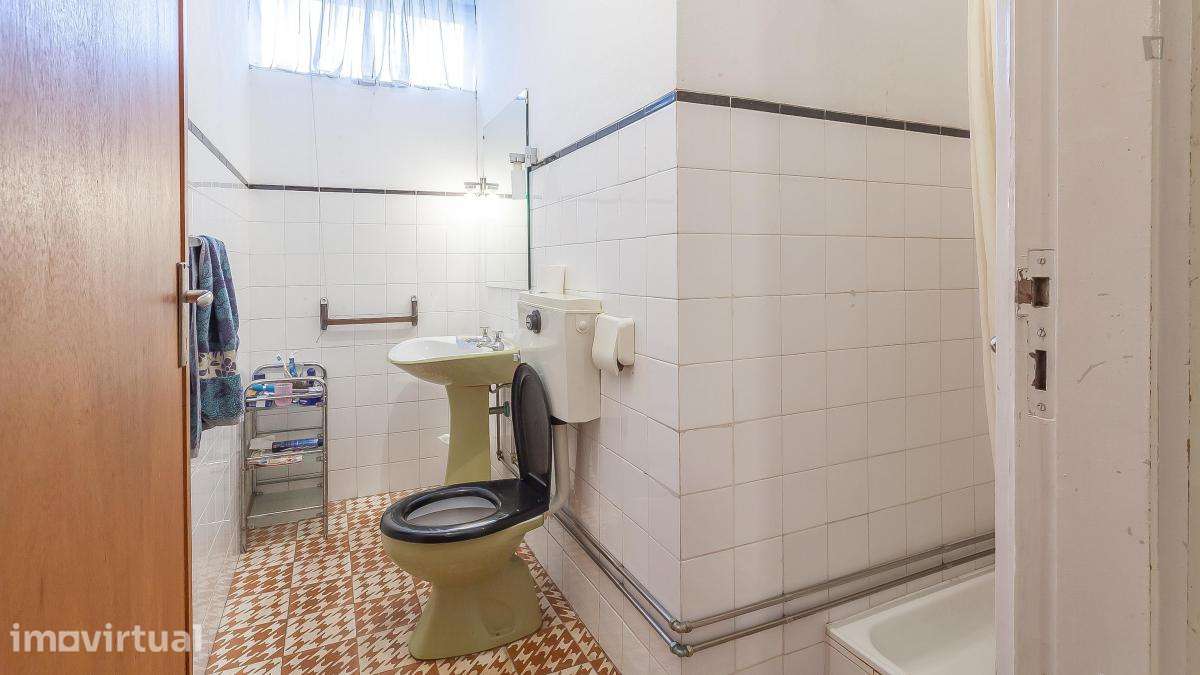 Quarto - localizado em Ramalde Porto - Grande imagem: 2/30