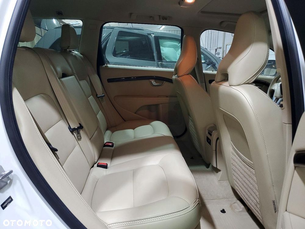 Volvo XC 70 - 12