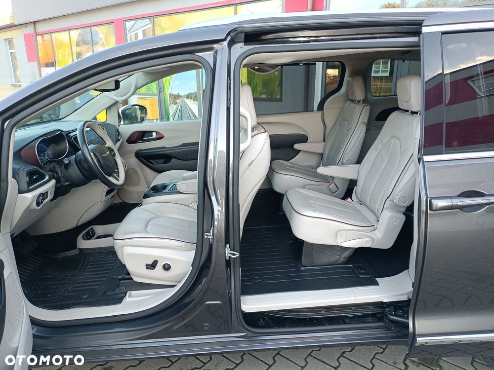 Chrysler Pacifica - 14