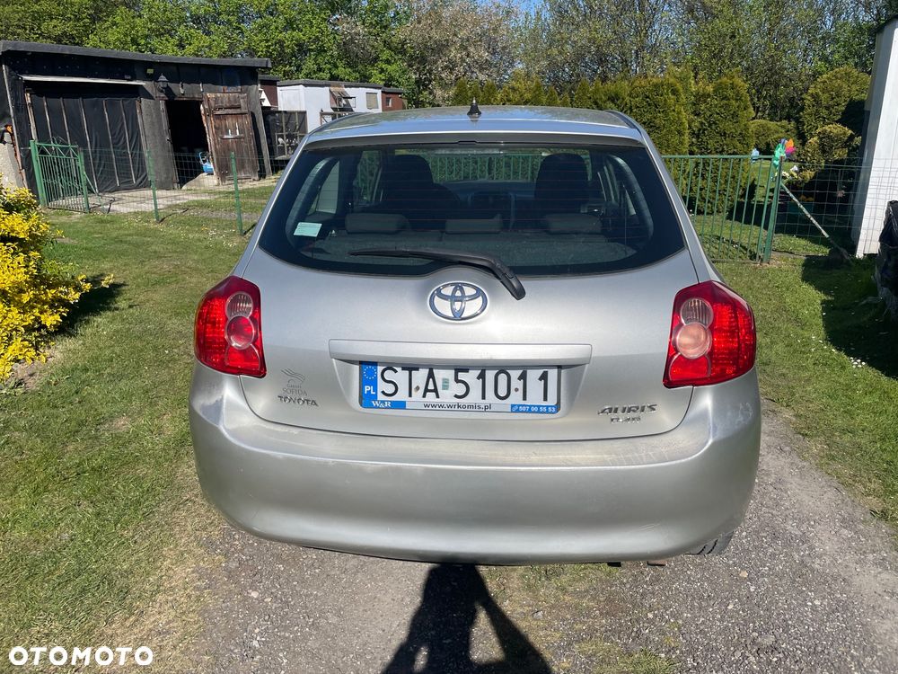 Toyota Auris 1.4 D-4D - 3
