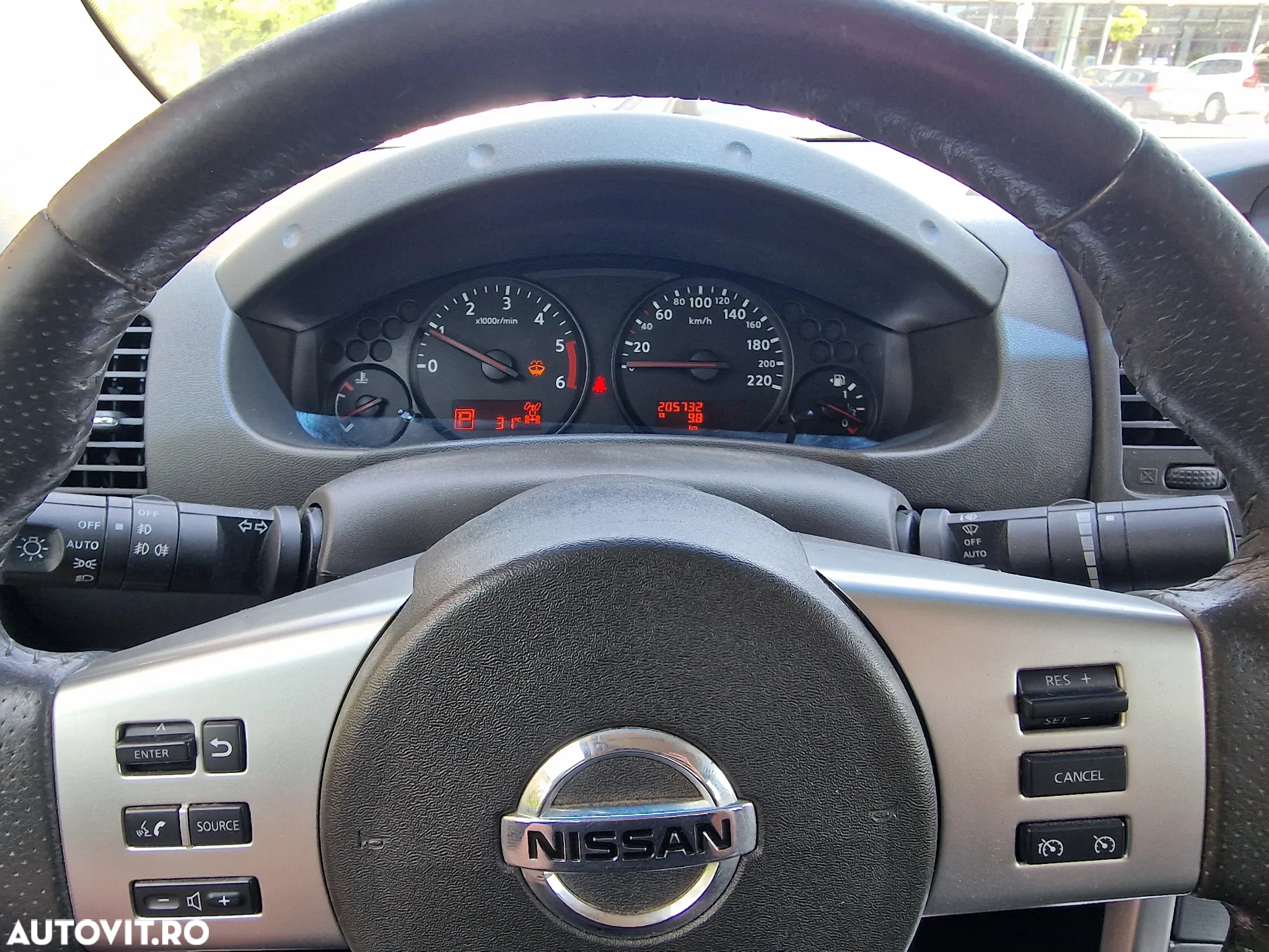 Nissan Navara 2.5 dCi DPF 4X4 Double Cab LE Plus Aut. - 18
