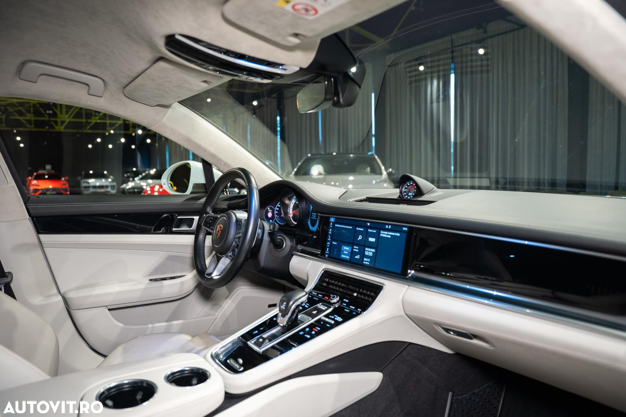 Porsche Panamera - 21
