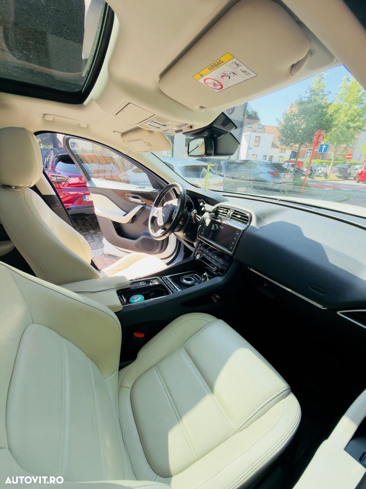 Jaguar F-Pace 20d AWD Pure - 4