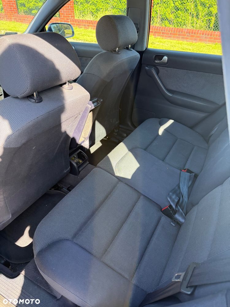 Audi A3 1.6 Ambiente - 9