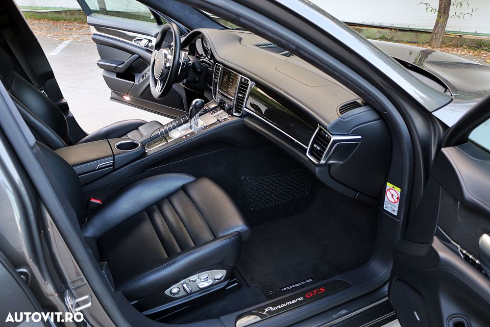 Porsche Panamera 4.8 PDK GTS - 13