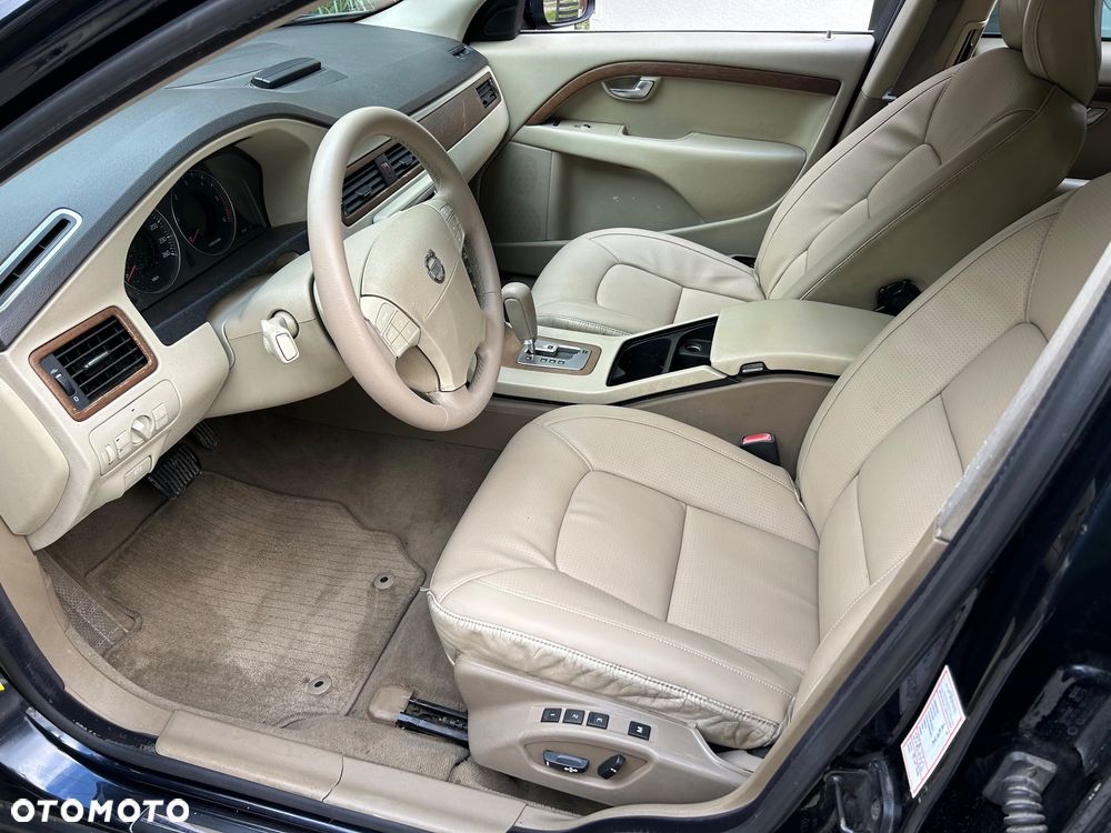 Volvo V70 D5 Summum - 21