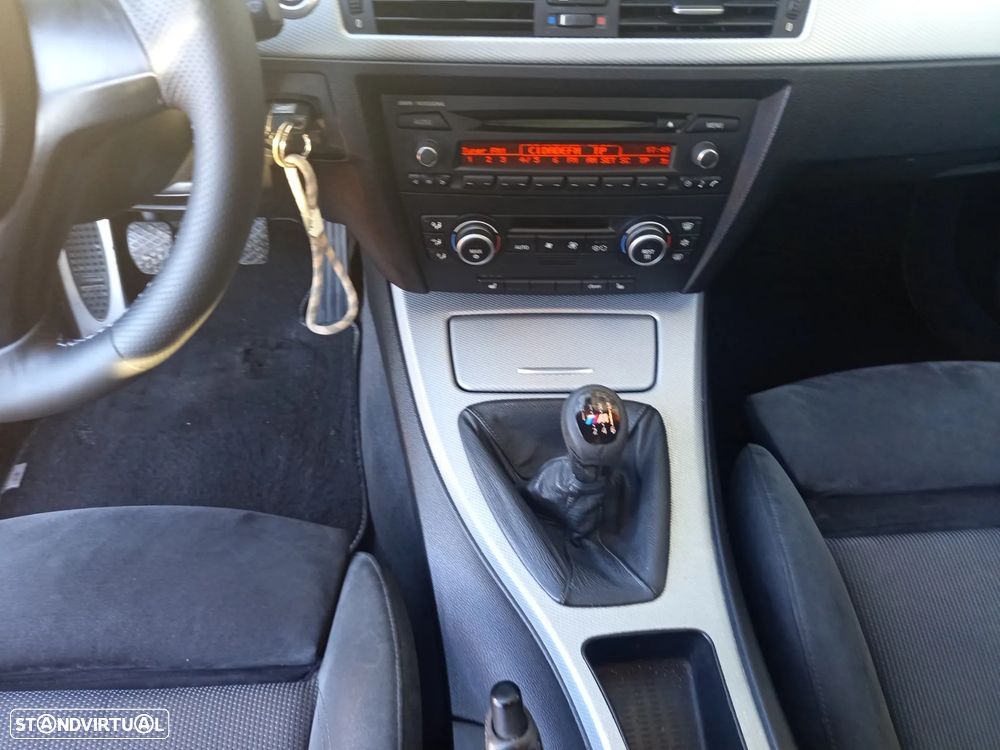 BMW 318 d DPF Edition Sport - 15