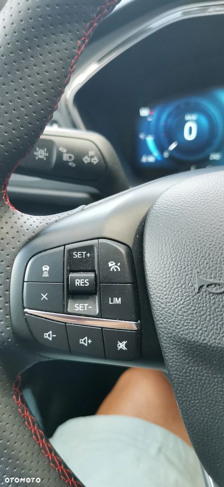 Ford Kuga 1.5 EcoBoost FWD ST-Line - 6