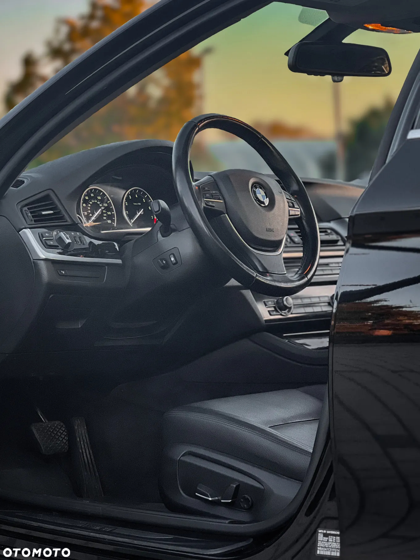 BMW Seria 5 528i xDrive Luxury Line - 12