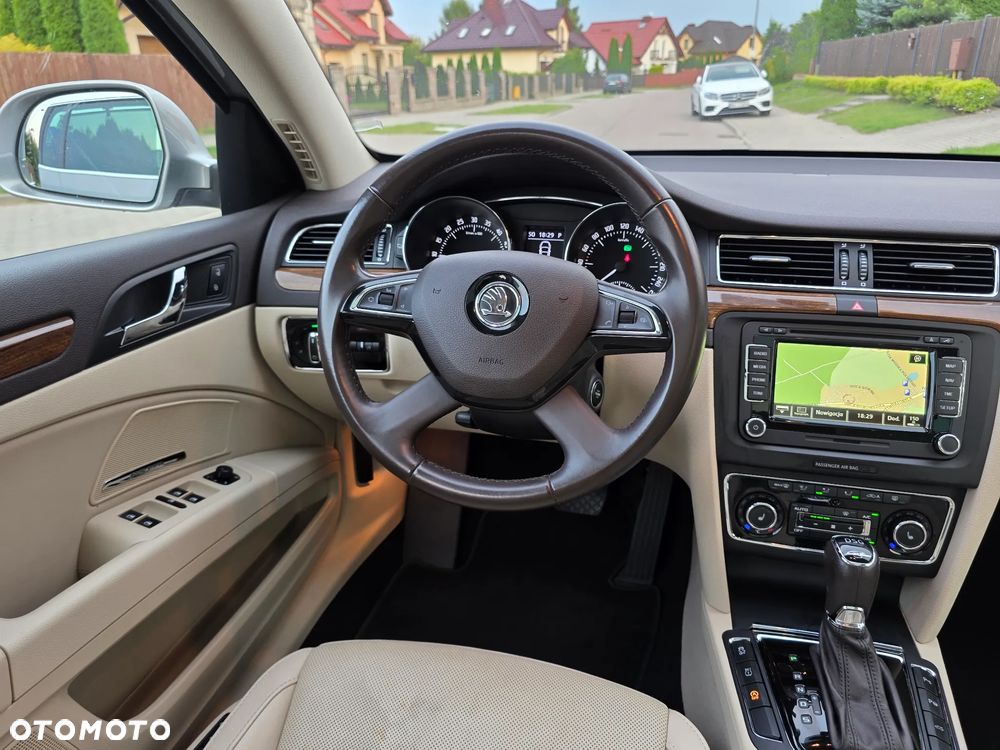 Skoda Superb 2.0 TDI 4x4 Platinum Outdoor DSG - 28