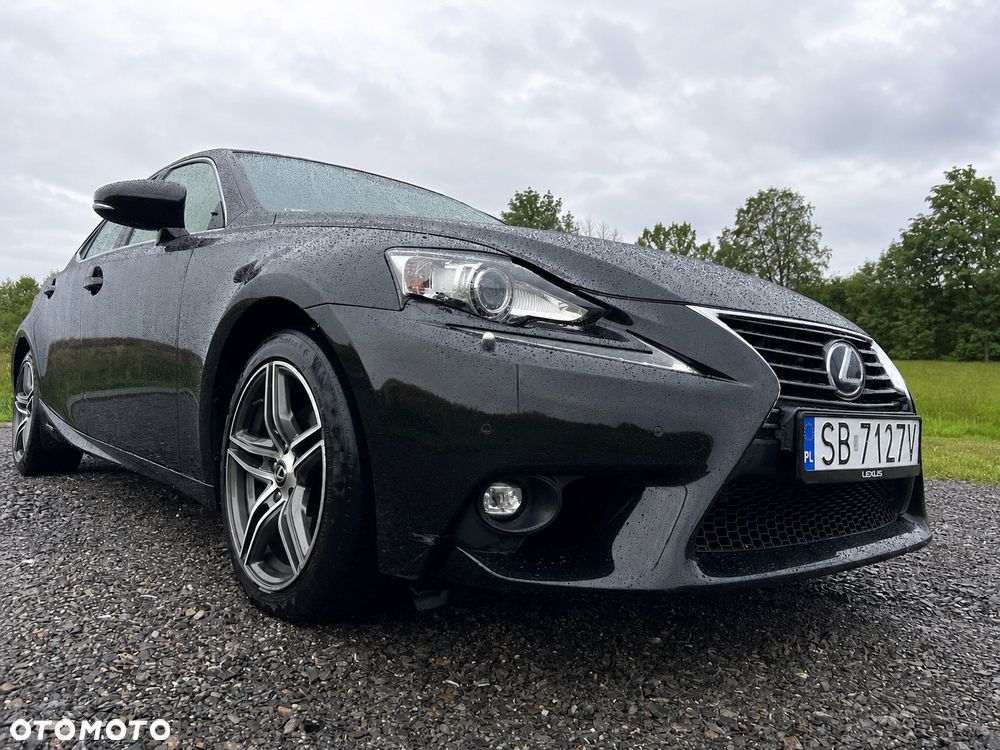 Lexus IS 300h Elegance - 9