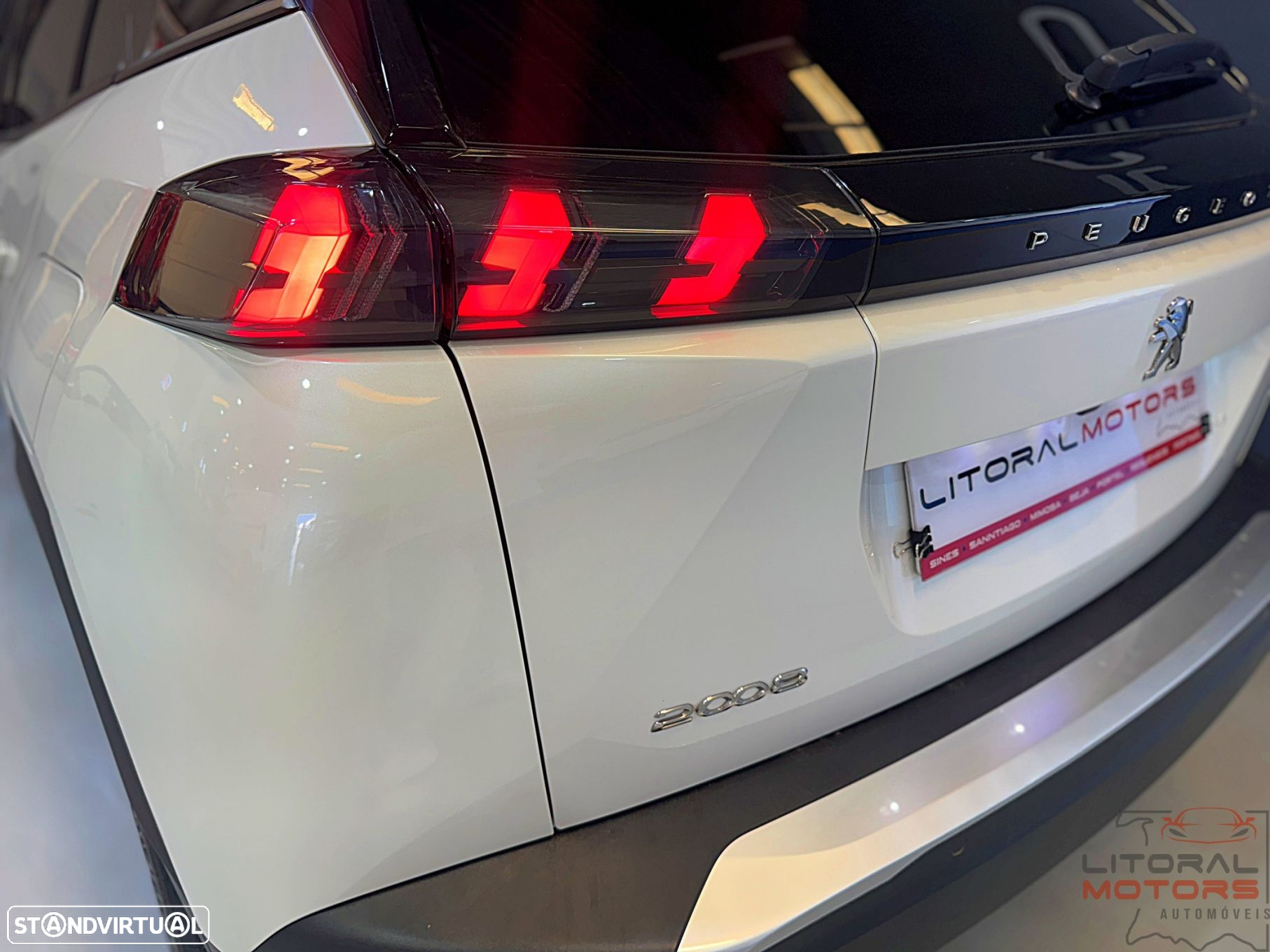 Peugeot 2008 1.2 PureTech Allure Pack - 8