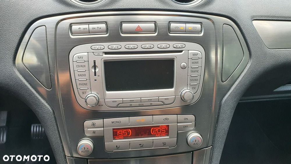Ford Mondeo 2.0 Titanium - 23