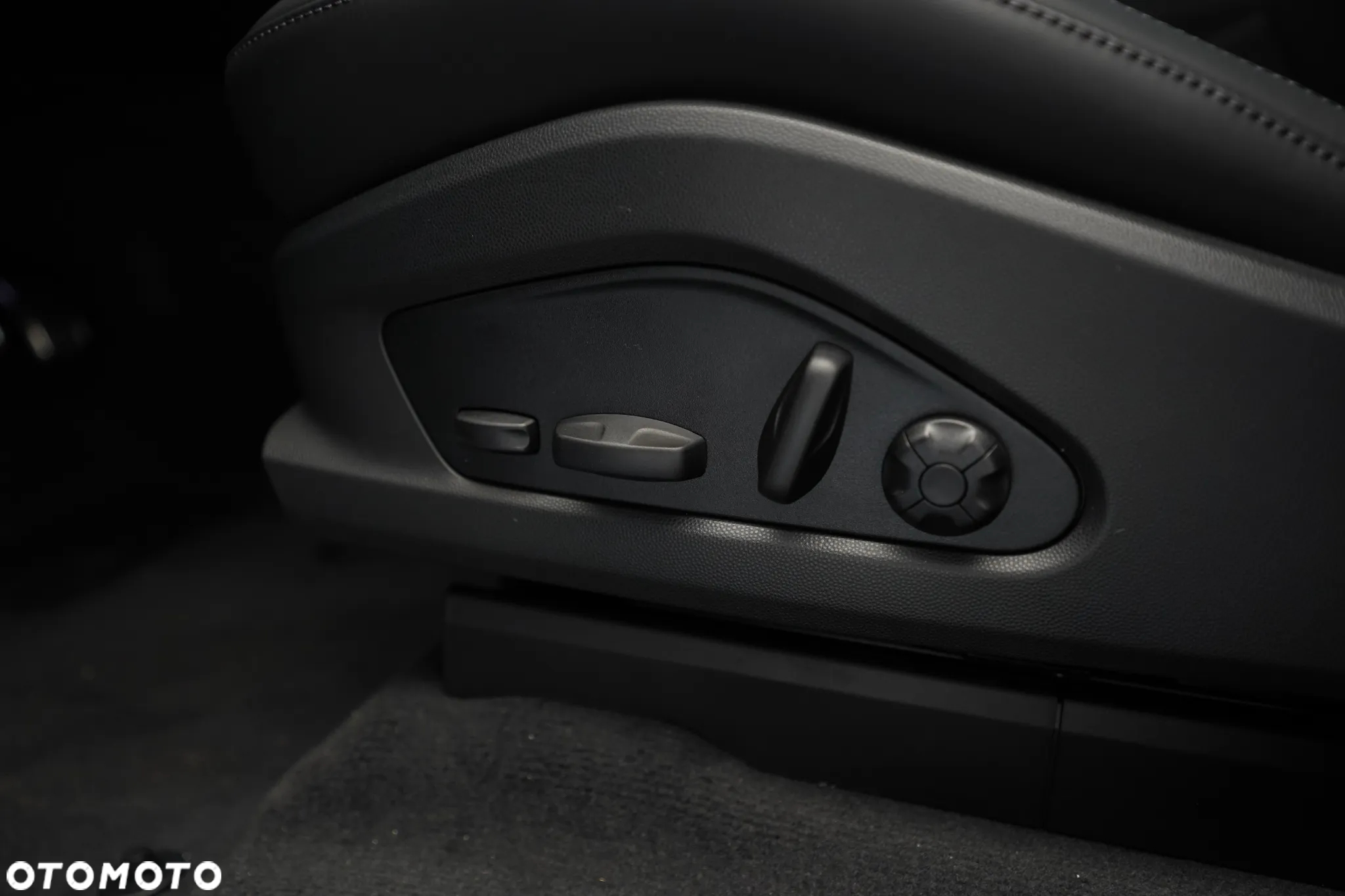 Porsche Macan Turbo 100kWh - 28