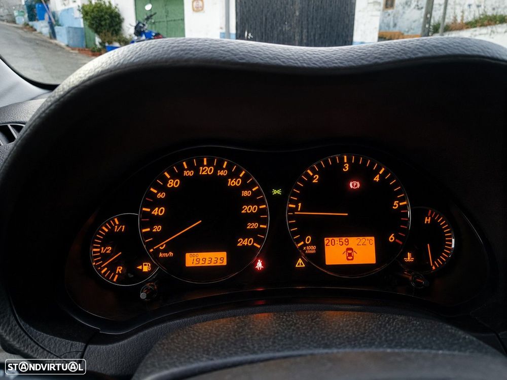 Toyota Avensis - 23