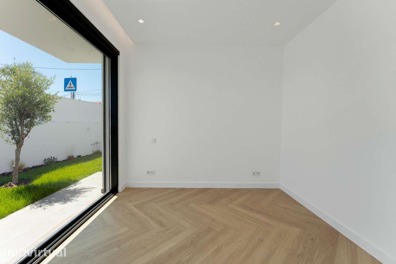 Moradia T4 Independente com Piscina e 4 Suites em Alcabideche, Cascais - Grande imagem: 5/48