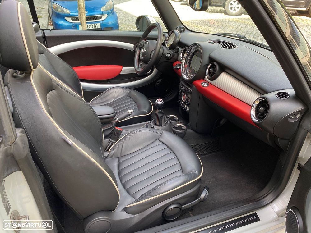 MINI Cabrio John Cooper Works - 19