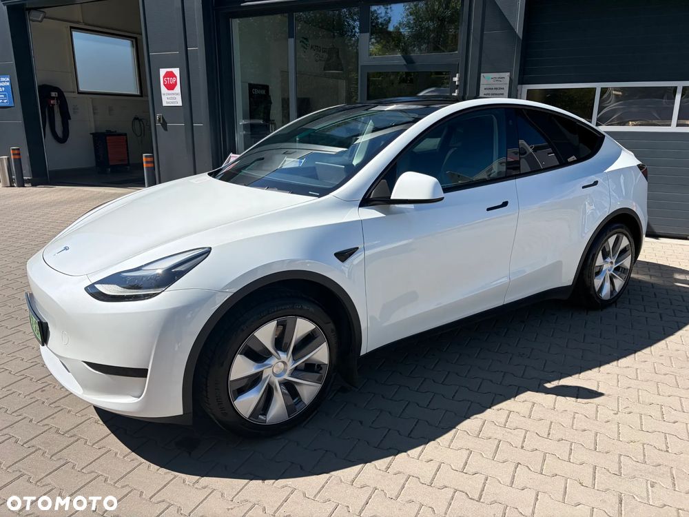 Tesla Model Y RWD - 15