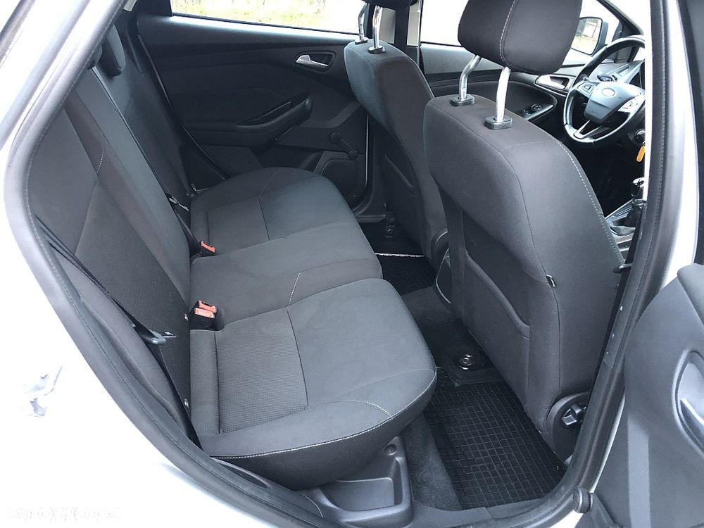 Ford Focus 1.6 Trend - 19
