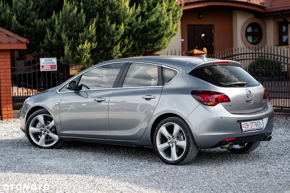 Opel Astra 1.6 Turbo Sport - 13